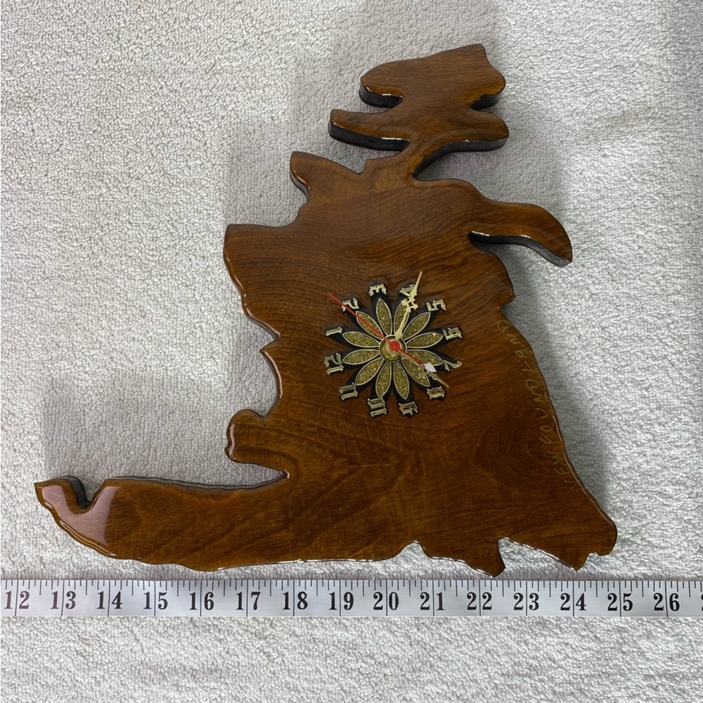 Vintage Handmade Wooden Newfoundland Wall Clock - Picture 10 of 12